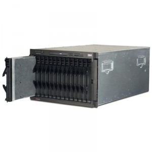 IBM BladeCenter Chassis (86774TG) Serveur