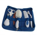 Reer - Kit de Toilettes Bébé - 10 Accessoires dans Etui Bleu (Import Allemagne)