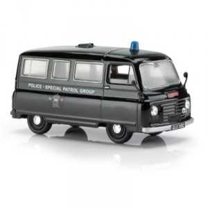 Corgi - VA10605 - Austin J2 Van - Met Police matél - échelle 1 / 43 e (Corgi Classics)