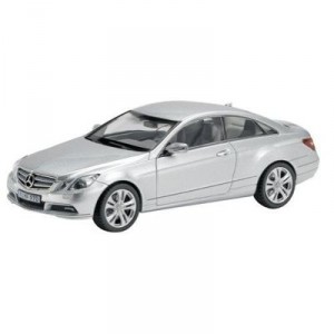 Schuco - SCHU07361 - Véhicule Miniature - Mercedes - Benz Classe E Coupé - Argent - Echelle 1 / 43