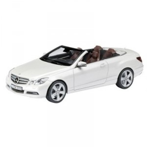 Schuco - SCHU07366 - Miniature Vehicle - Mercedes - Benz E-Class - White - Scale 1 / 43